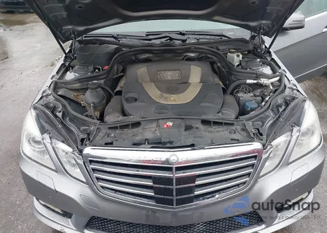 2011 Mercedes-Benz E 550 4Matic из США, поврежденный, VIN WDDHF9ABXBA316045